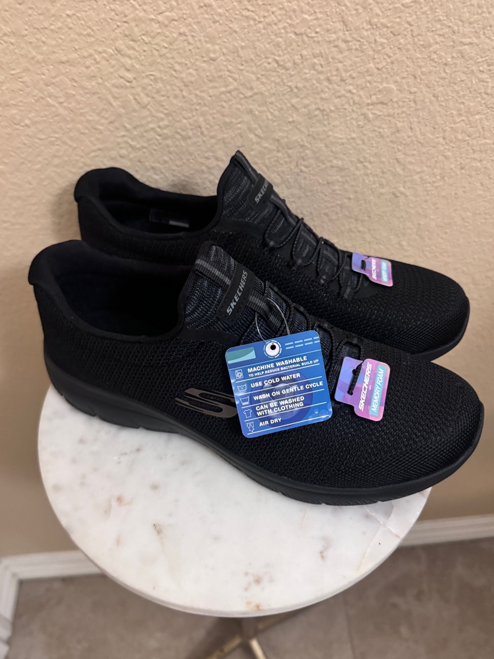 Women Skechers Summits Top Player Comfy memory foam vegan black sneakers Sz 9.5